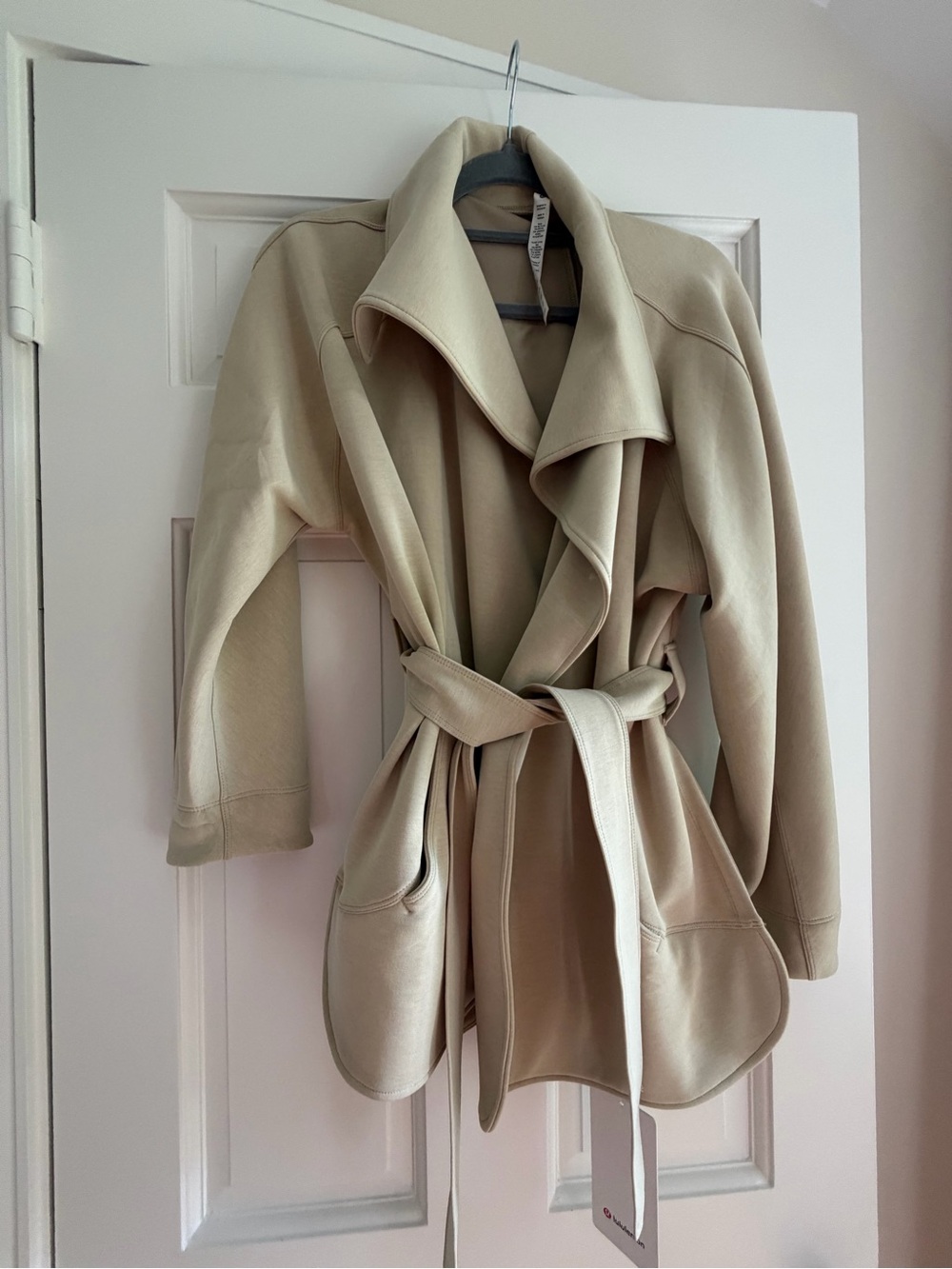 Lululemon softstreme Cream /khaki Belted Wrap Trench Coat XS/S NWT - Picture 3 of 9